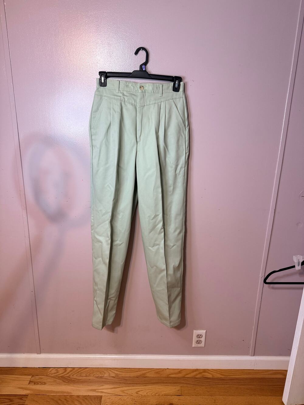 Chic vintage pale green high-waisted pleated trousers straight-leg cut. NWT 12T